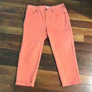 Woman’s crop jeans